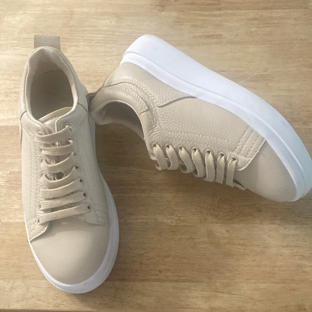 Zara platform shoes in nude color wore only twice size 39